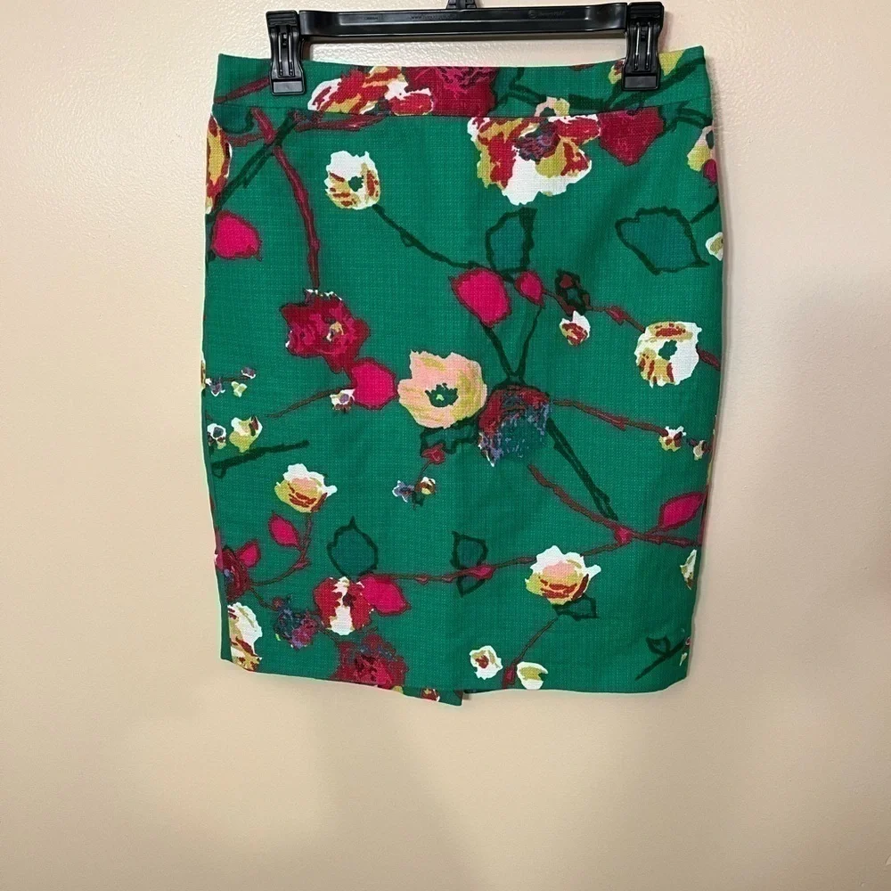 J. Crew Green Floral Print Pencil Skirt Sz 4
